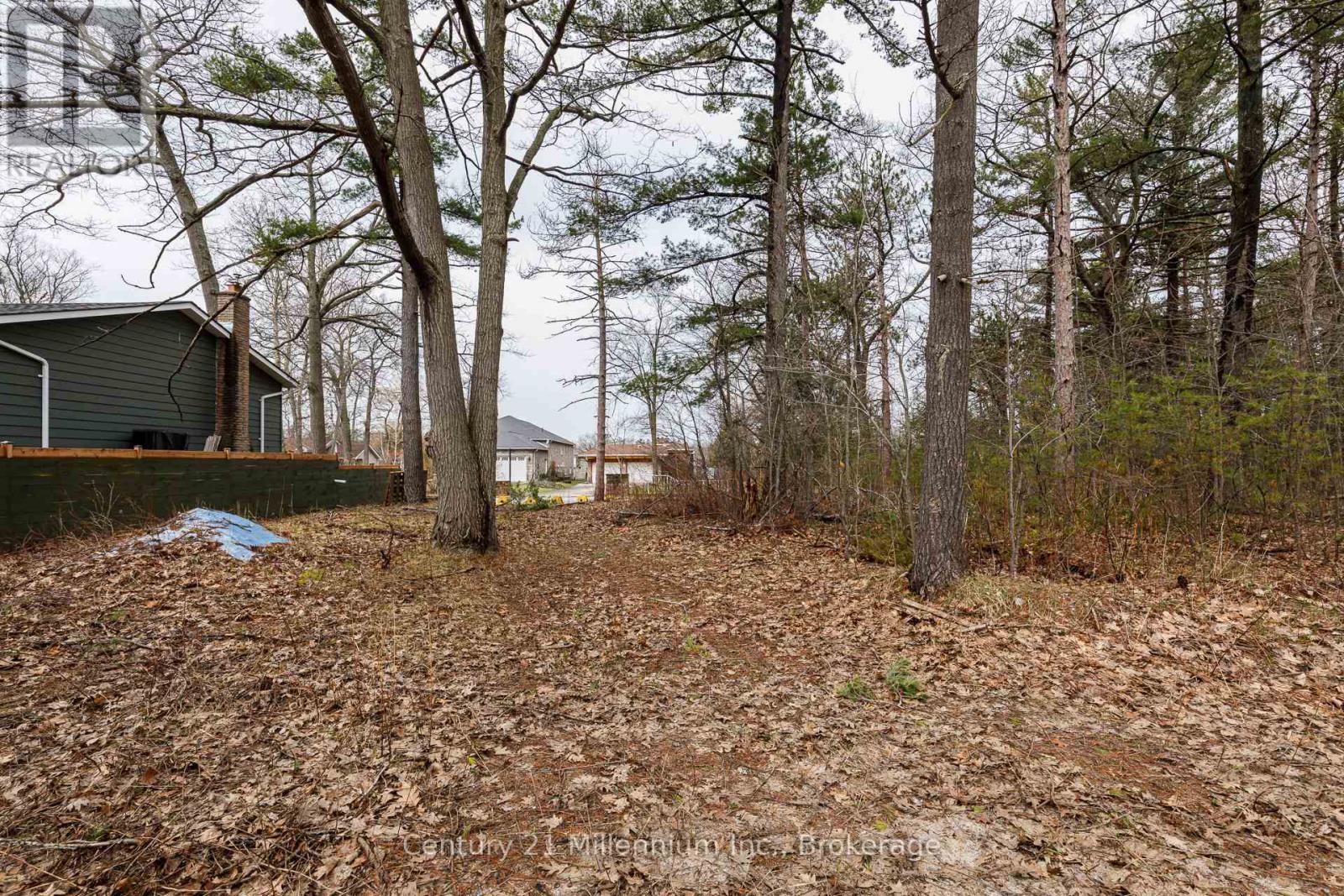 8 Poplar Street, Wasaga Beach, Ontario  L9Z 2X5 - Photo 27 - S13025998