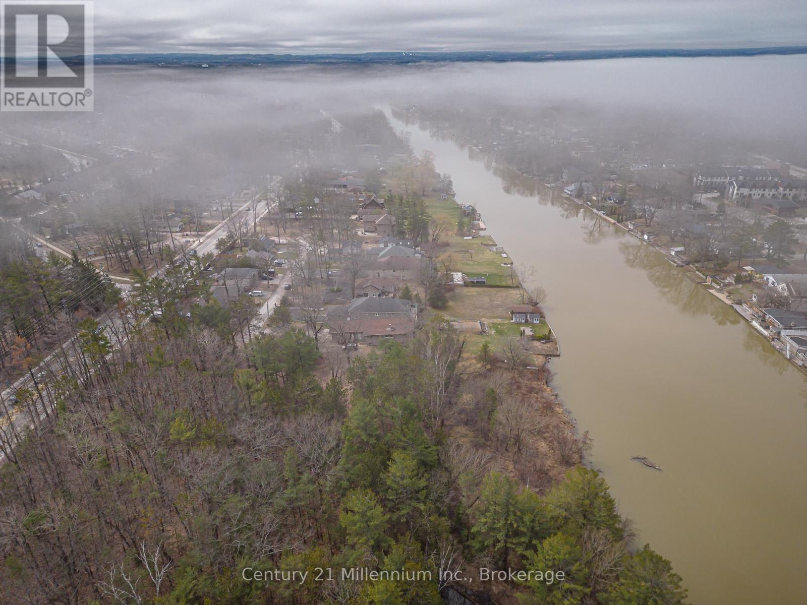 8 Poplar Street, Wasaga Beach, Ontario  L9Z 2X5 - Photo 37 - S13025998