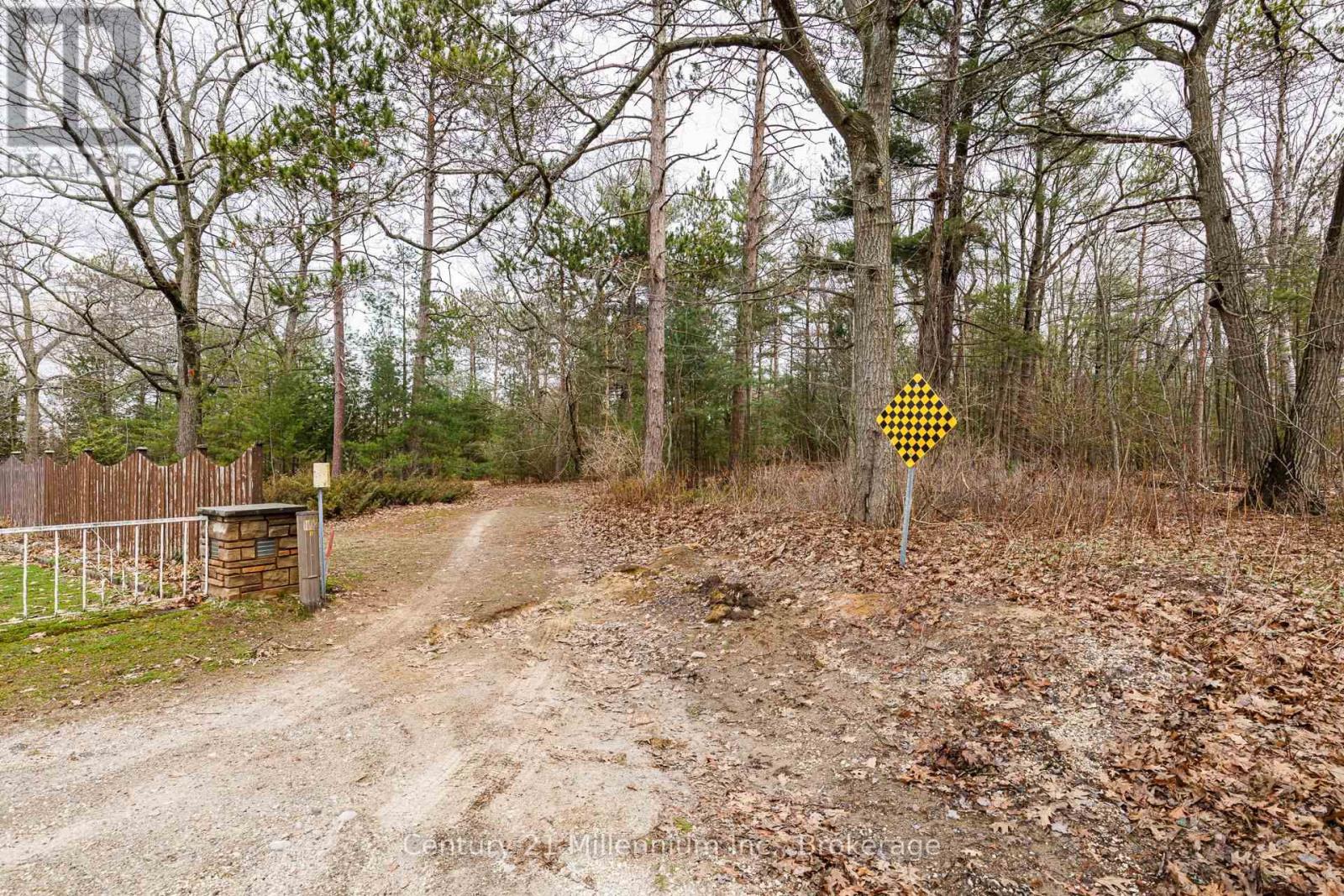 8 Poplar Street, Wasaga Beach, Ontario  L9Z 2X5 - Photo 9 - S13025998