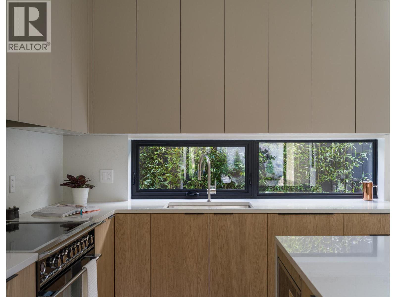 893 E 21st Avenue, Vancouver, British Columbia  V5V 1S3 - Photo 5 - R3113960