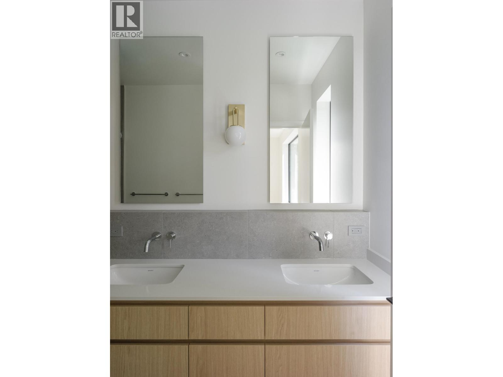 893 E 21st Avenue, Vancouver, British Columbia  V5V 1S3 - Photo 8 - R3113960