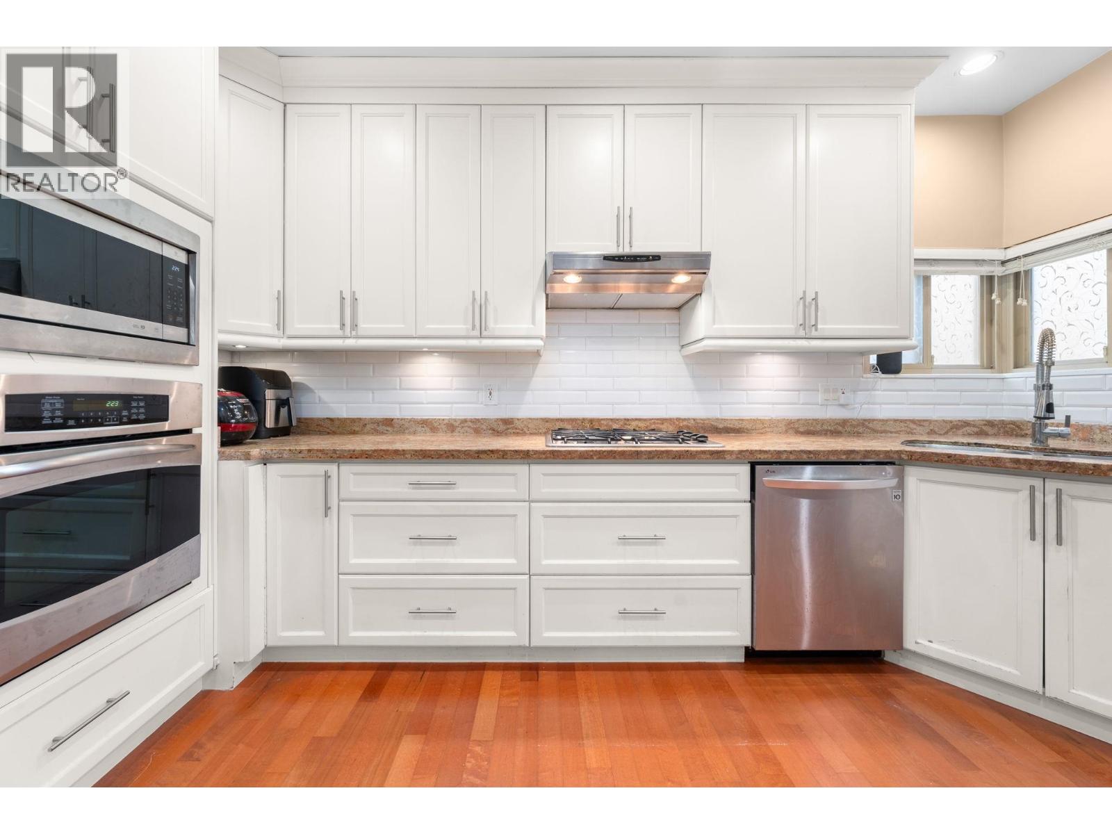 341 E 8th Street, North Vancouver, British Columbia  V7L 1Z2 - Photo 11 - R3113974