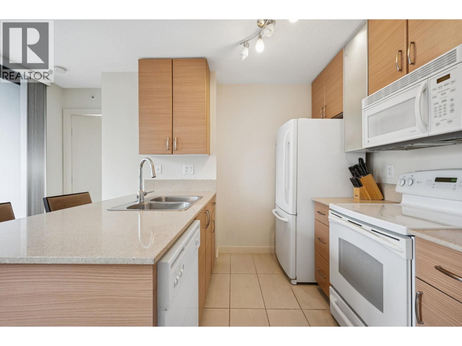 502 977 Mainland Street, Vancouver, British Columbia  V6B 1T2 - Photo 5 - R3113988