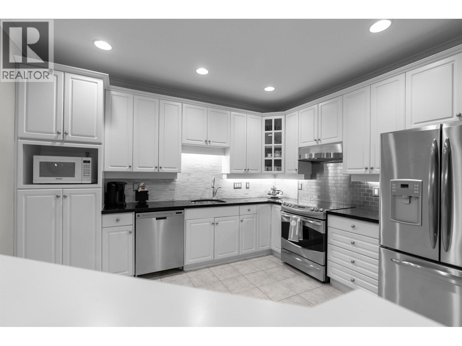 109 3280 Plateau Boulevard, Coquitlam, British Columbia  V3E 3J5 - Photo 11 - R3114004