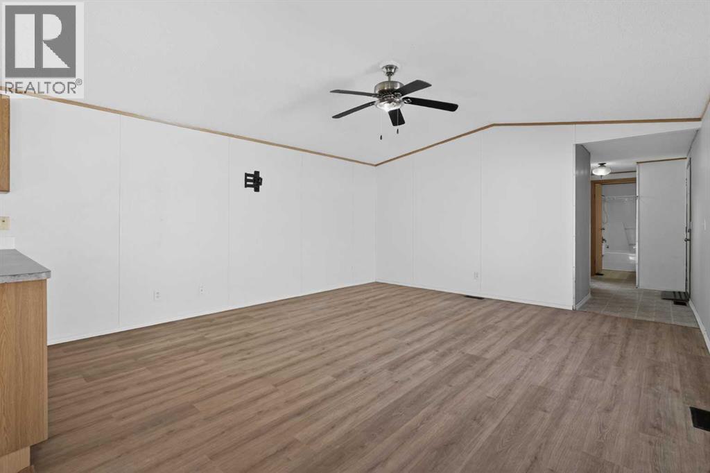 125 Erin Woods Circle Se, Calgary, Alberta  T2B 3E1 - Photo 8 - A2299827