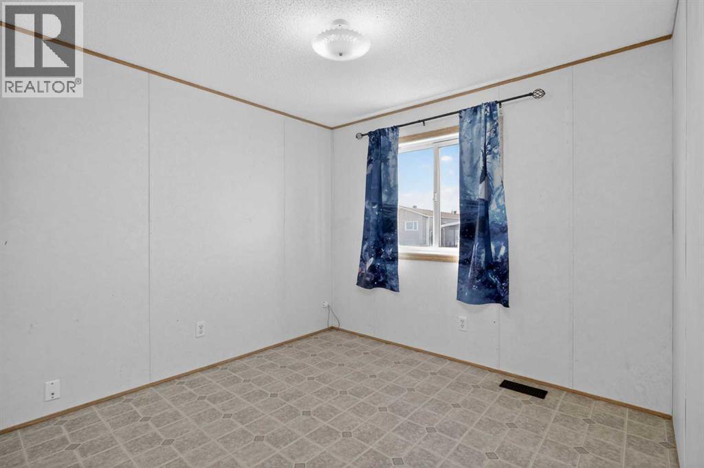 125 Erin Woods Circle Se, Calgary, Alberta  T2B 3E1 - Photo 18 - A2299827