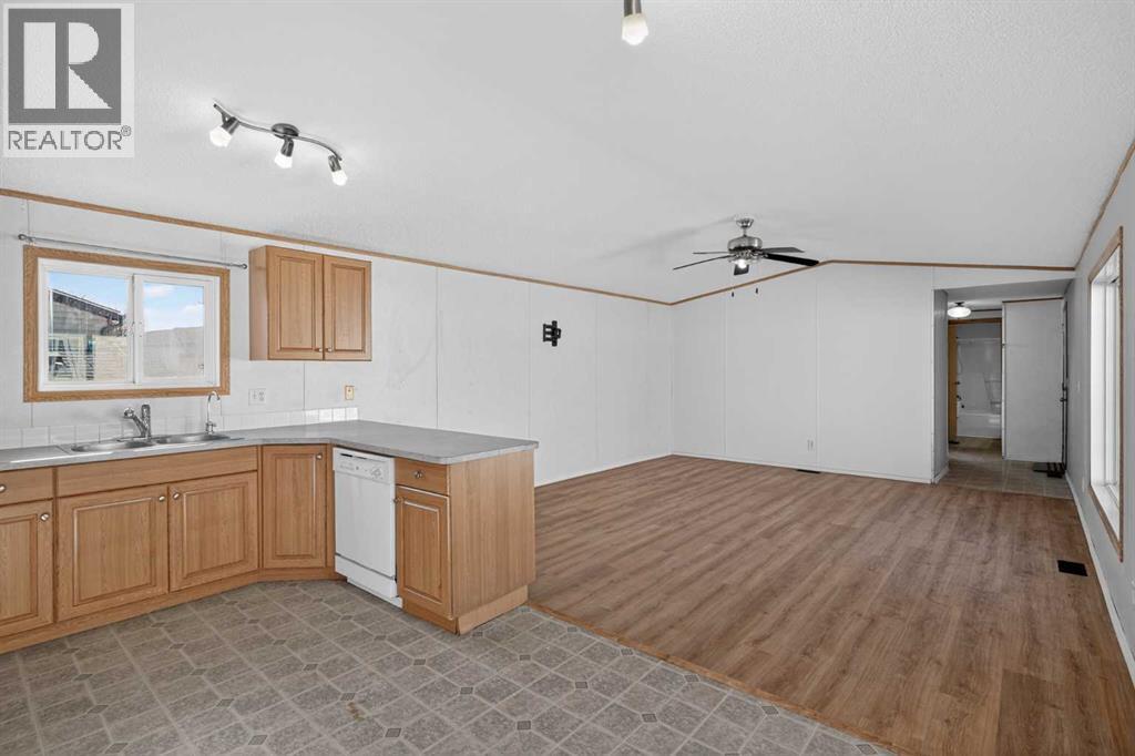 125 Erin Woods Circle Se, Calgary, Alberta  T2B 3E1 - Photo 9 - A2299827