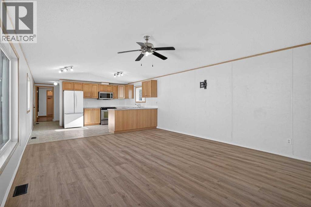 125 Erin Woods Circle Se, Calgary, Alberta  T2B 3E1 - Photo 5 - A2299827