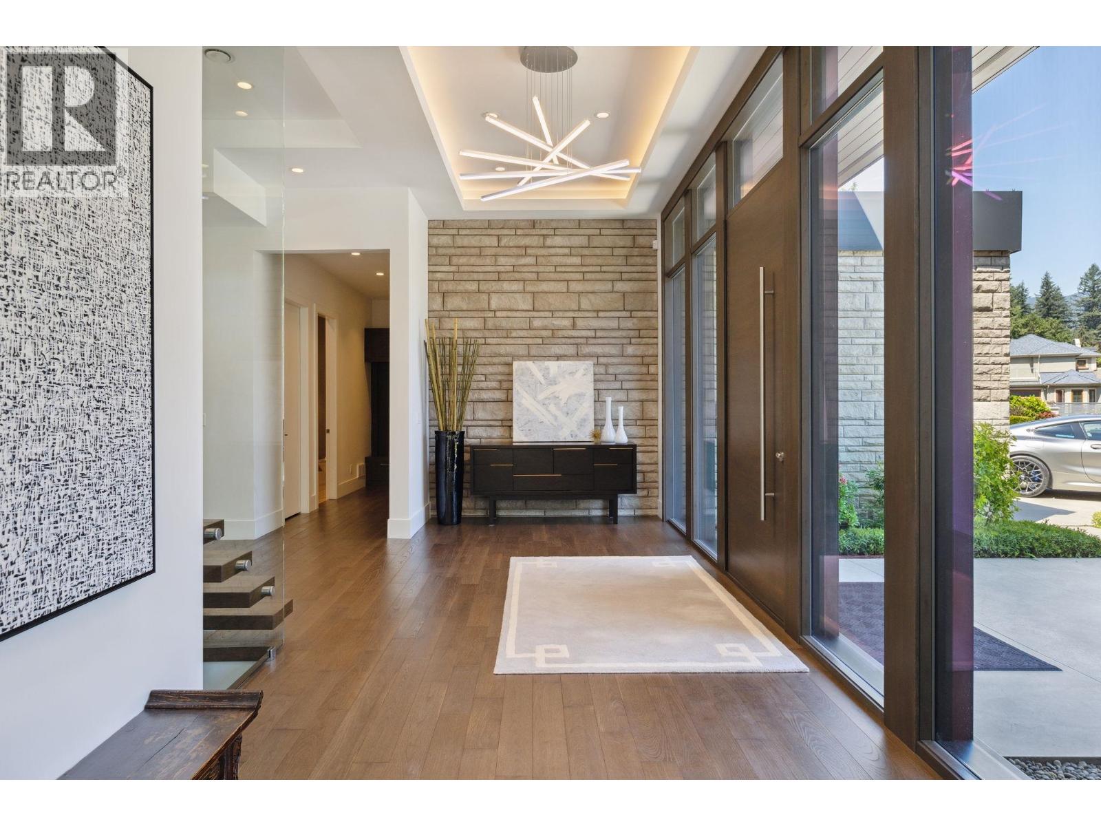 983 Tudor Avenue, North Vancouver, British Columbia  V7R 1X6 - Photo 5 - R3113957