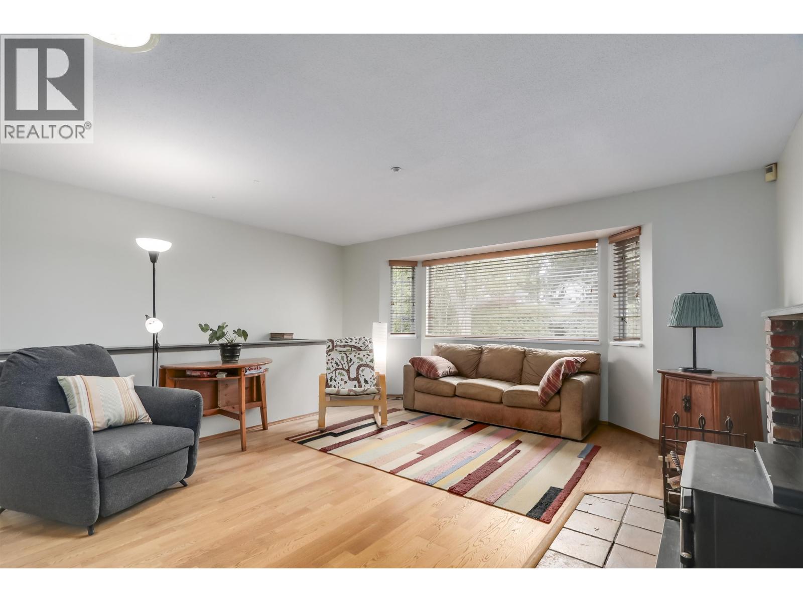 229 W 22nd Street, North Vancouver, British Columbia  V7M 2A2 - Photo 4 - R3113958