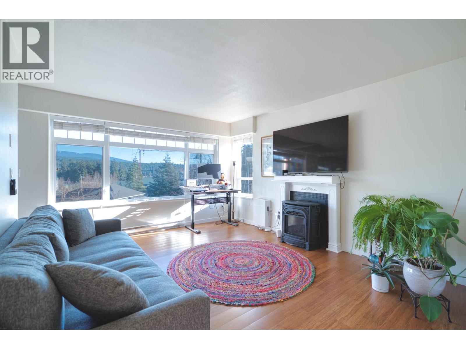 5599 Medusa Place, Sechelt, British Columbia  V0N 3A3 - Photo 12 - R3114000