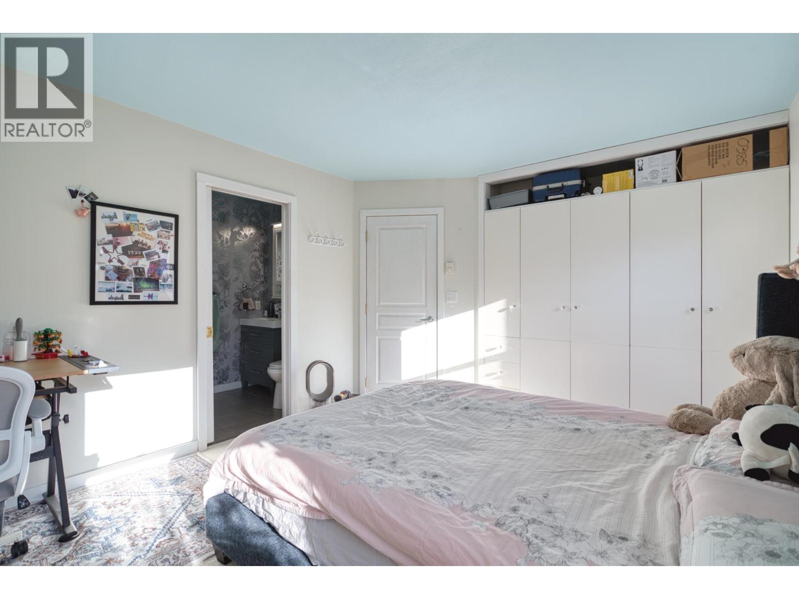 5599 Medusa Place, Sechelt, British Columbia  V0N 3A3 - Photo 14 - R3114000