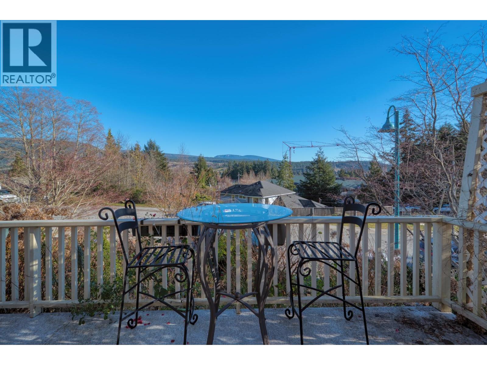 5599 Medusa Place, Sechelt, British Columbia  V0N 3A3 - Photo 6 - R3114000