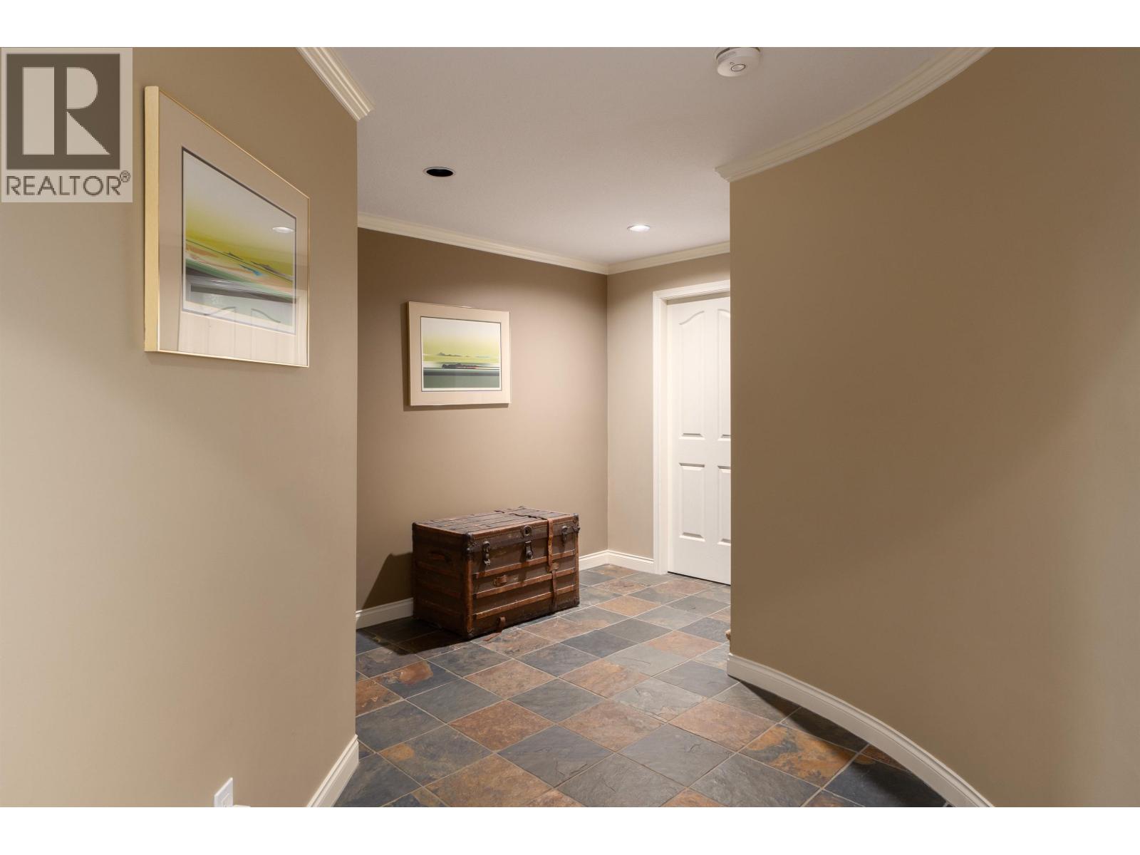 801 Regal Crescent, North Vancouver, British Columbia  V7K 2X9 - Photo 29 - R3114014