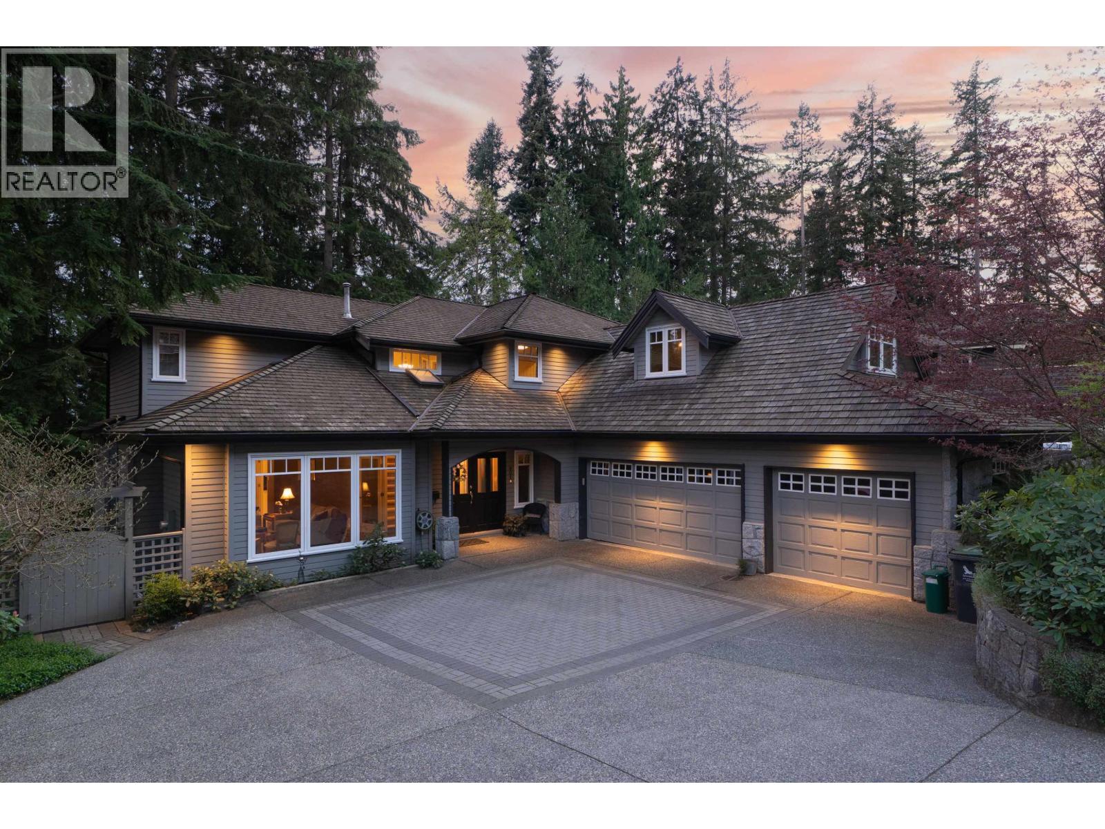 801 Regal Crescent, North Vancouver, British Columbia  V7K 2X9 - Photo 40 - R3114014