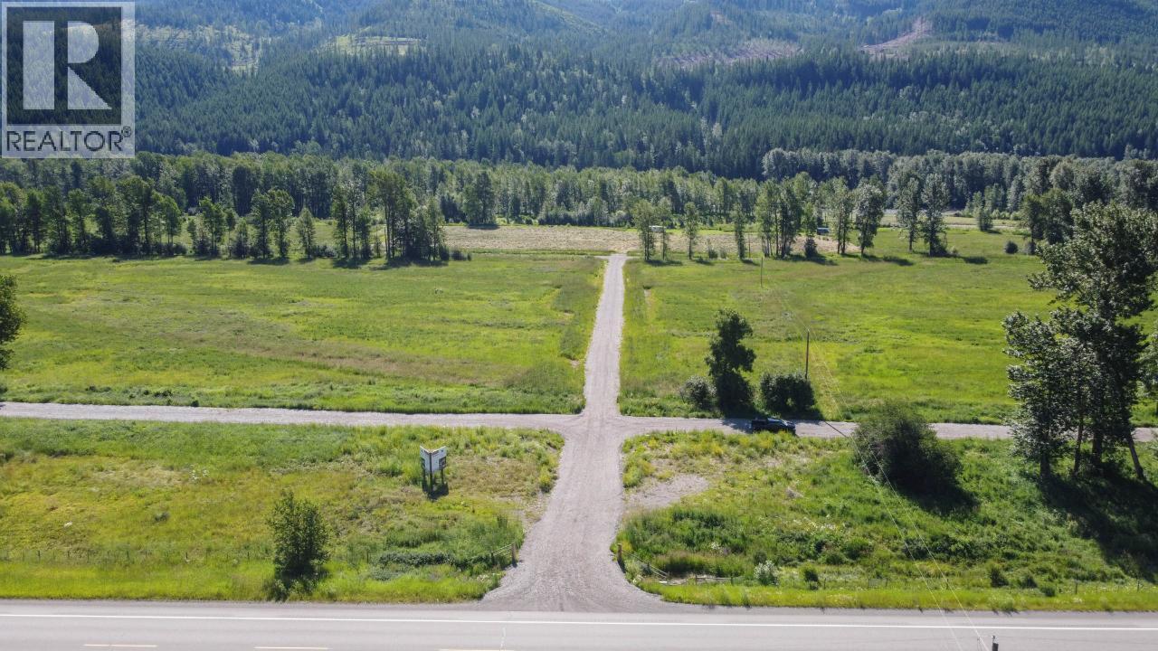 7015 Stubbs Road, Hosmer, British Columbia  V0B 1M5 - Photo 2 - 10384132