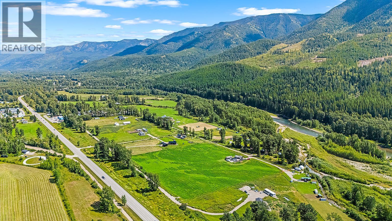 7015 Stubbs Road, Hosmer, British Columbia  V0B 1M5 - Photo 11 - 10384132