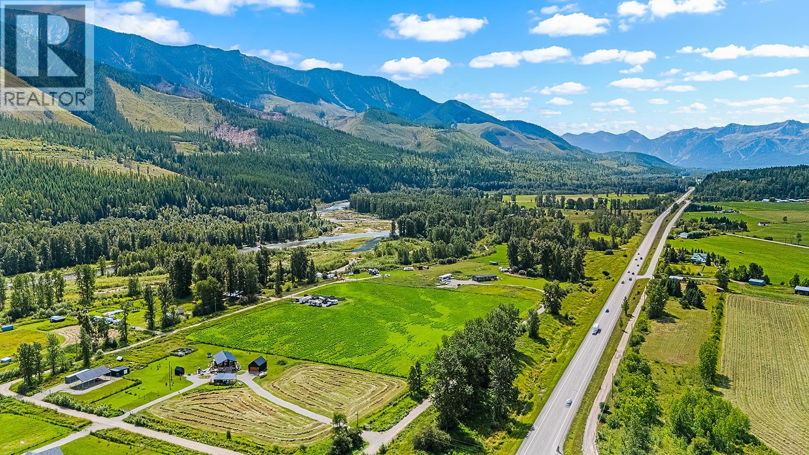 7015 Stubbs Road, Hosmer, British Columbia  V0B 1M5 - Photo 15 - 10384132