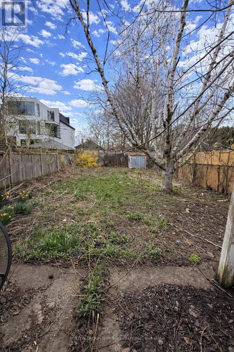 368 Winnett Avenue, Toronto, Ontario  M6C 3M1 - Photo 10 - C13025912