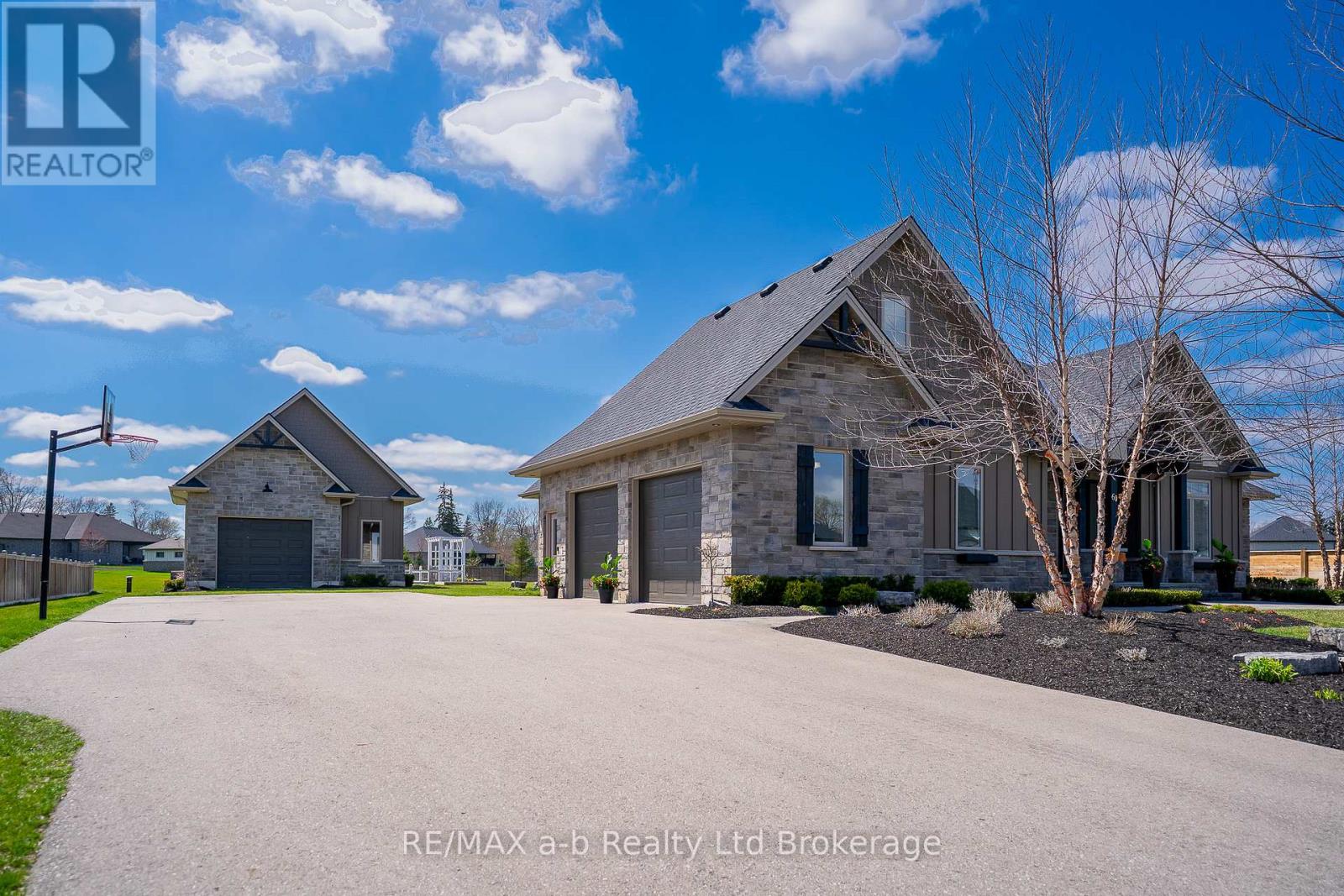 60 August Crescent, Norwich, Ontario  N0J 1R0 - Photo 2 - X13025958