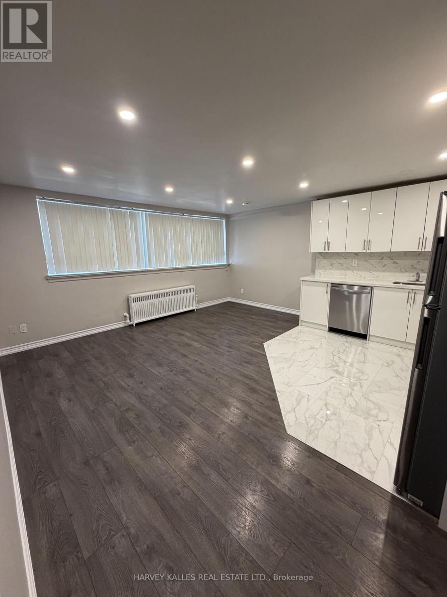 101 - 180 Vaughan Road, Toronto, Ontario  M6C 2M3 - Photo 4 - C13025774