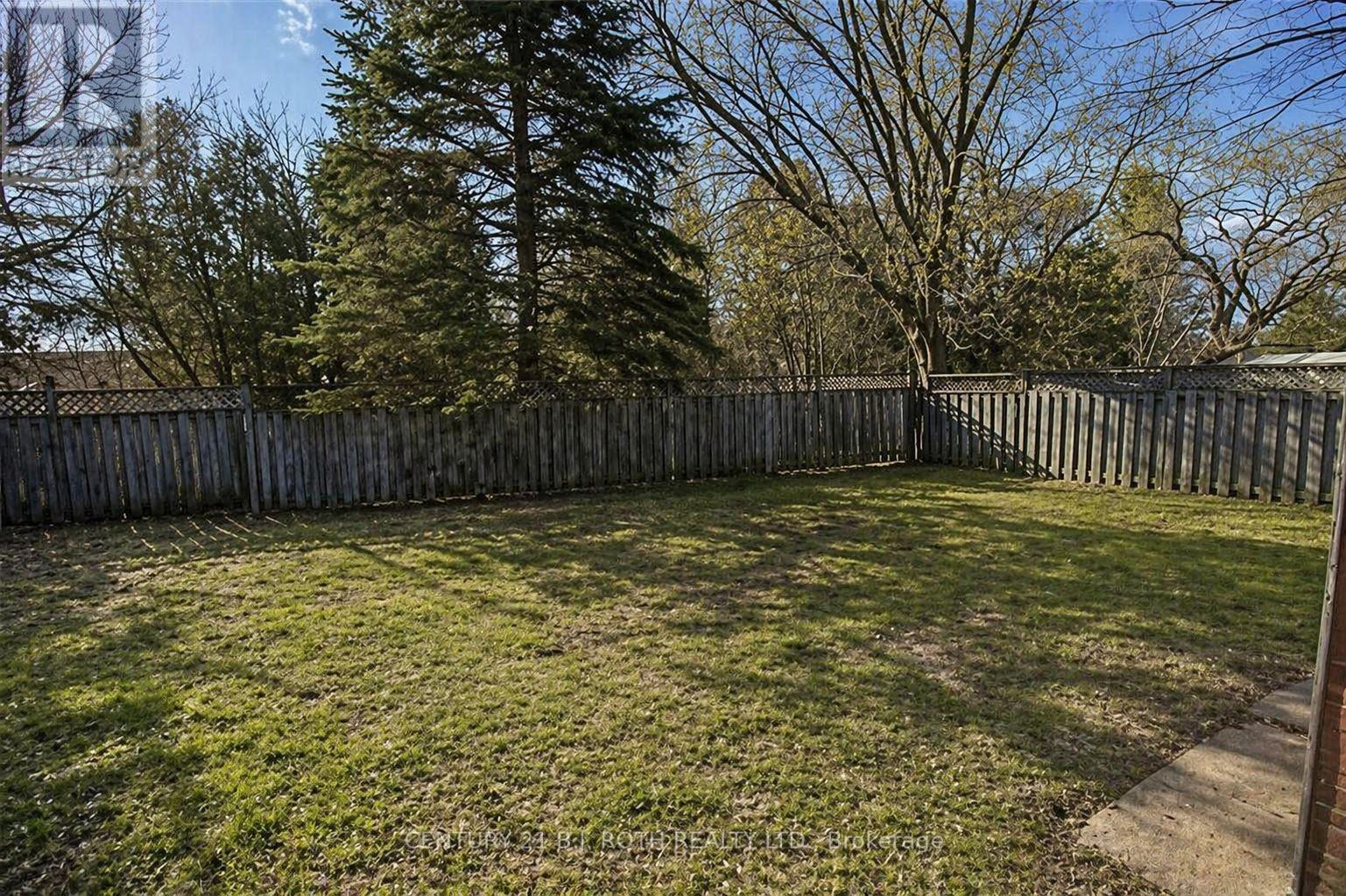 17 Burbank Place, Barrie, Ontario  L4M 2S8 - Photo 17 - S12888472