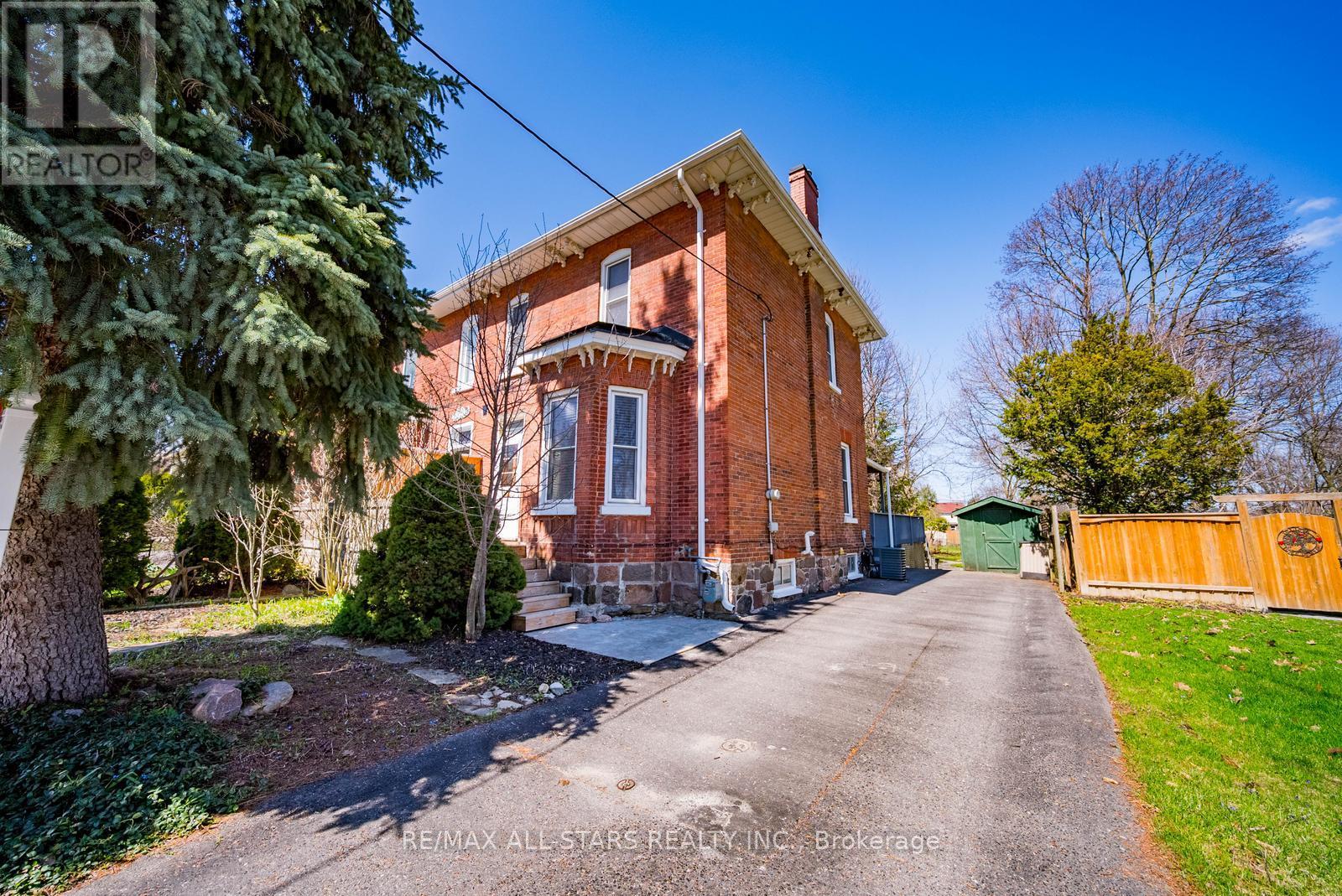 32 Wellington Street, Clarington, Ontario  L1C 1V2 - Photo 2 - E13025878