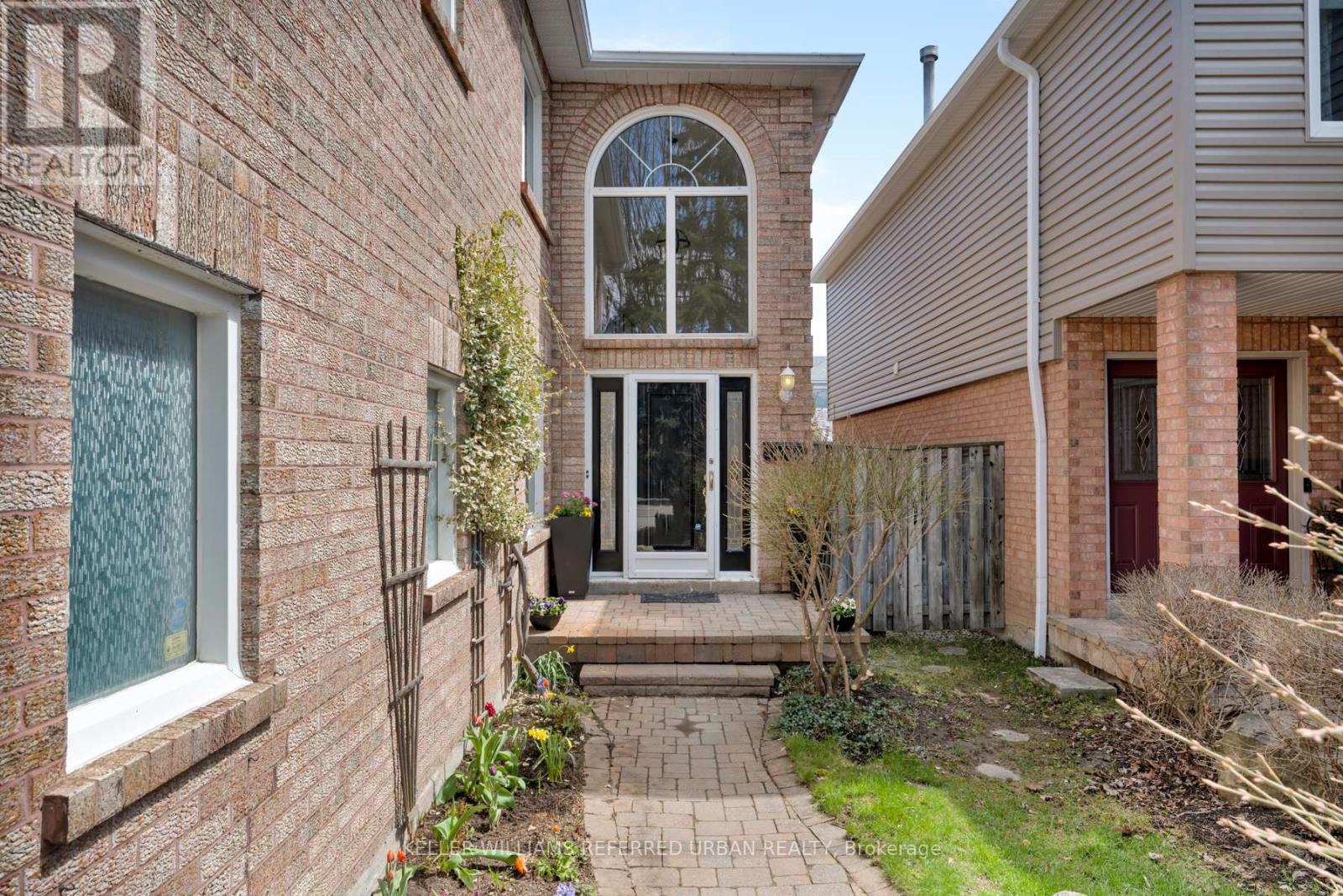 1064 Moorelands Crescent, Pickering, Ontario  L1W 3K4 - Photo 3 - E13026004