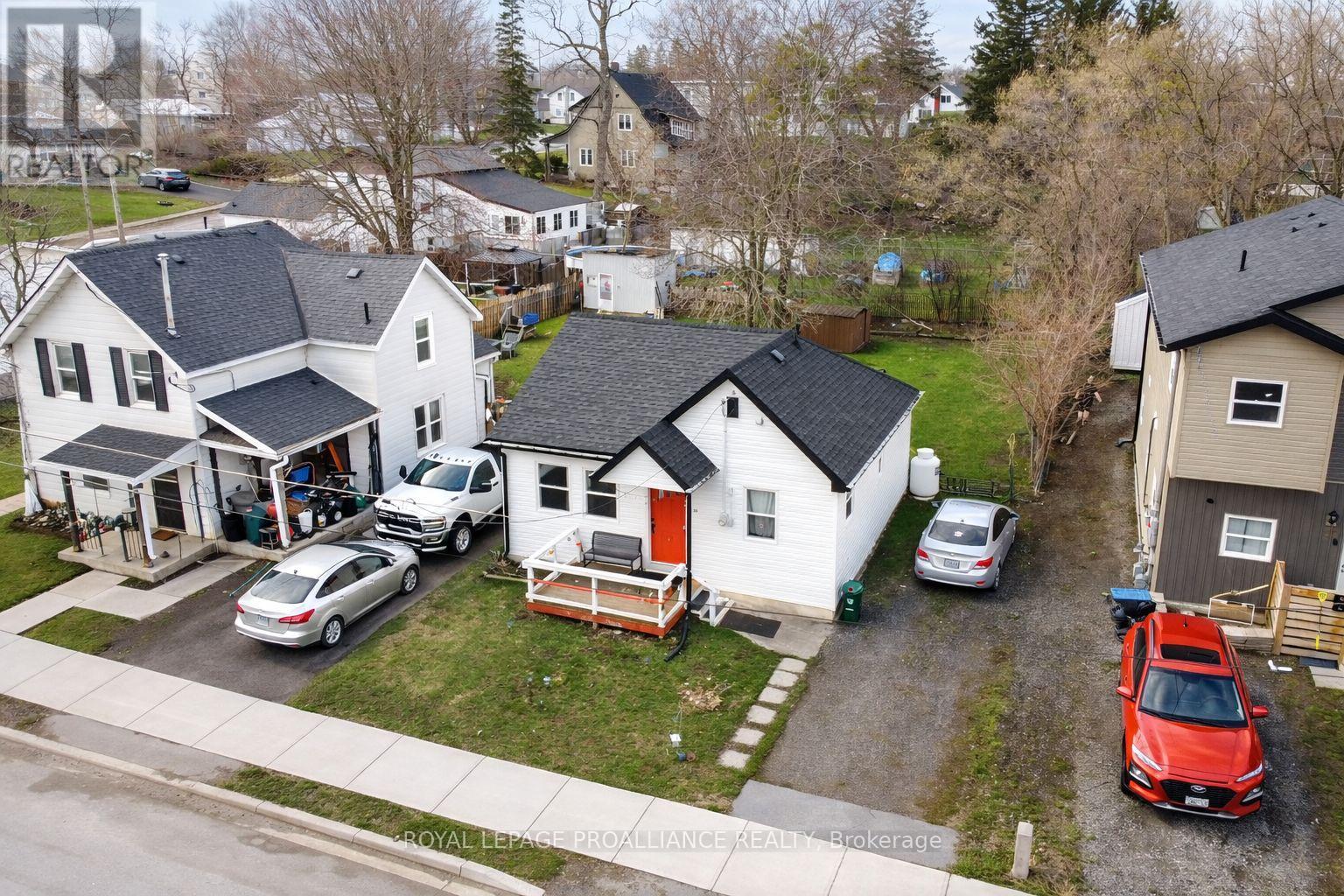 30 STRACHAN STREET, Belleville, Ontario