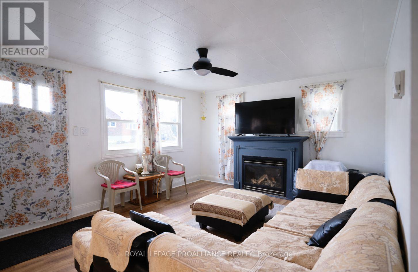 30 Strachan Street, Belleville, Ontario  K8P 1W8 - Photo 5 - X13025586