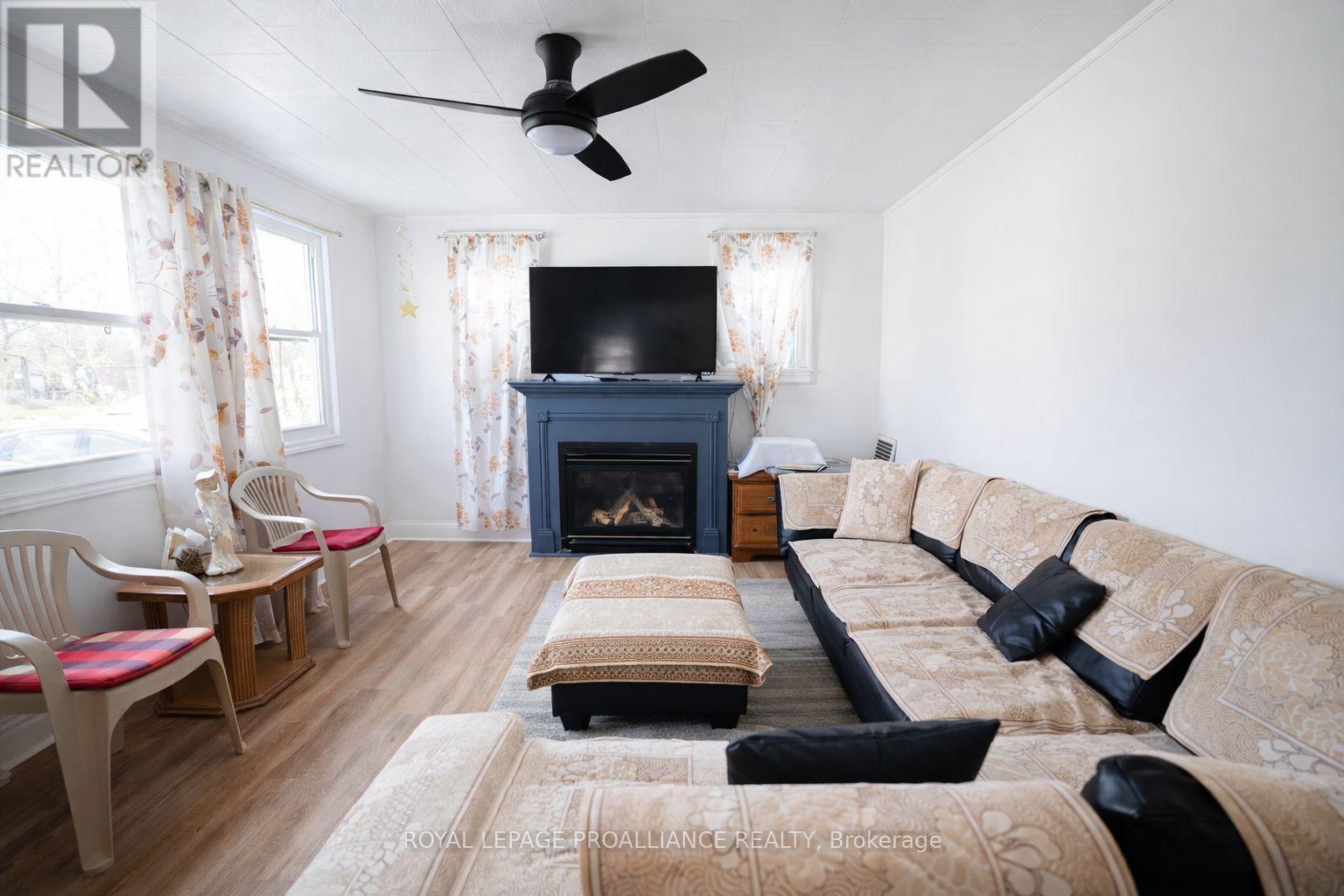 30 Strachan Street, Belleville, Ontario  K8P 1W8 - Photo 6 - X13025586