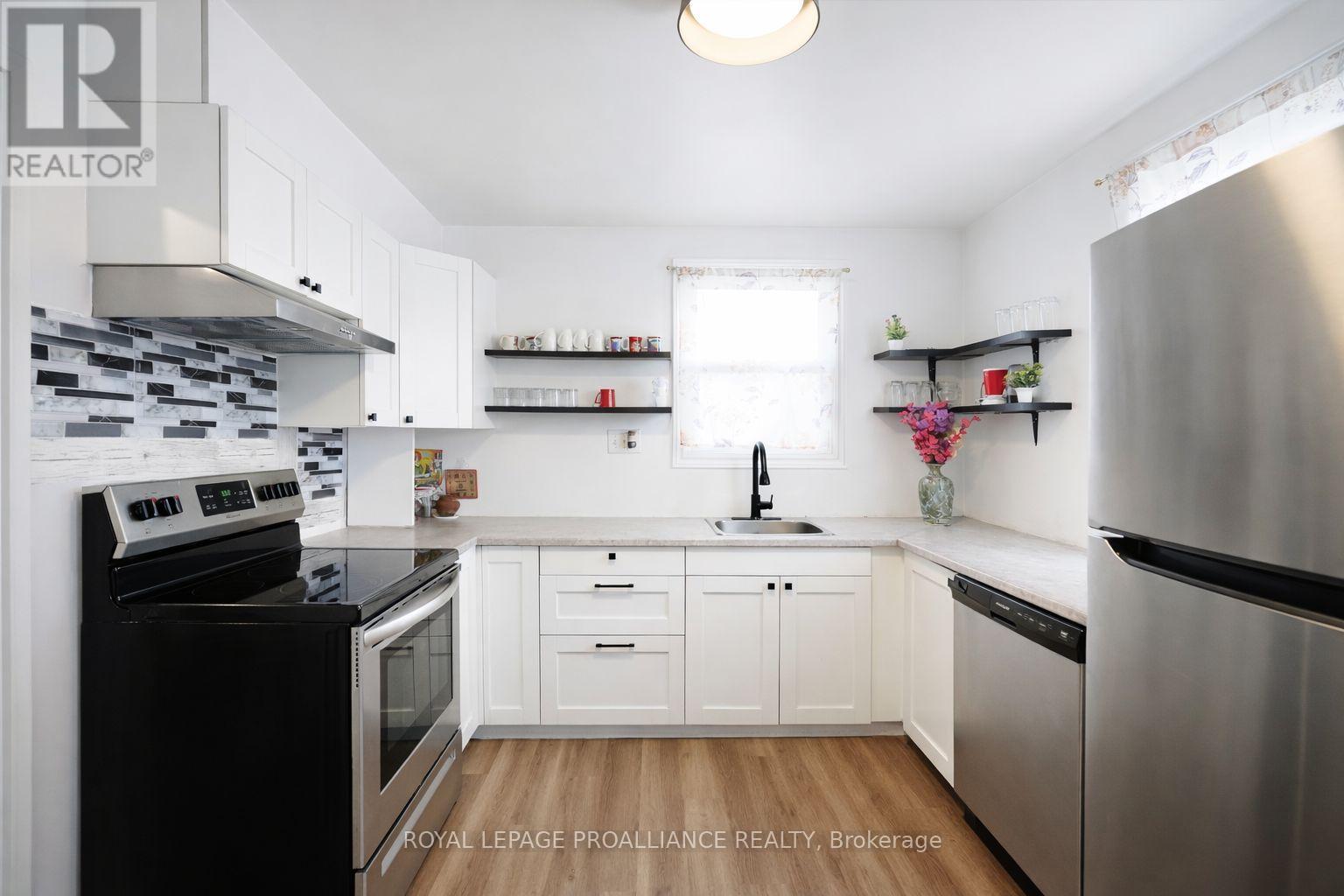 30 Strachan Street, Belleville, Ontario  K8P 1W8 - Photo 7 - X13025586