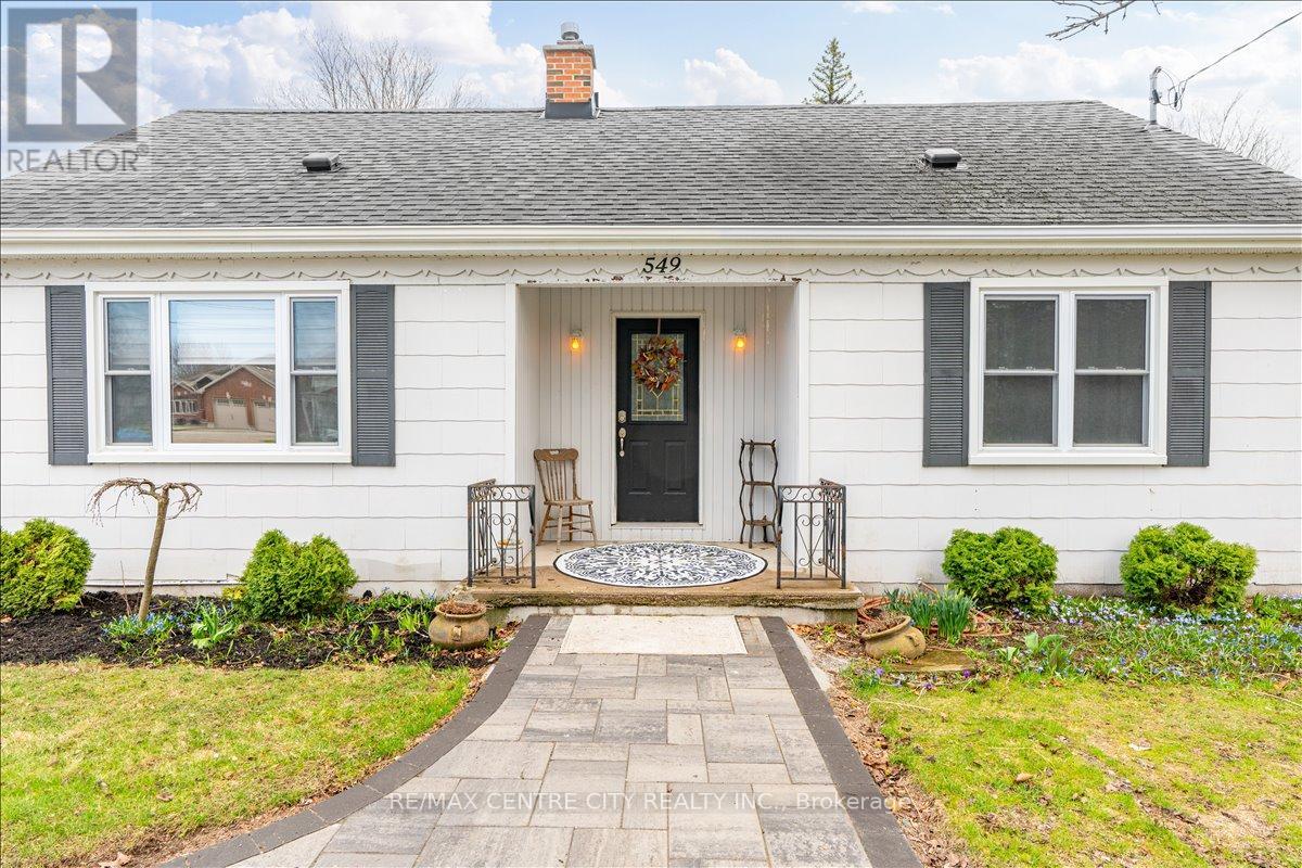 549 VICTORIA STREET, Strathroy-Caradoc, Ontario