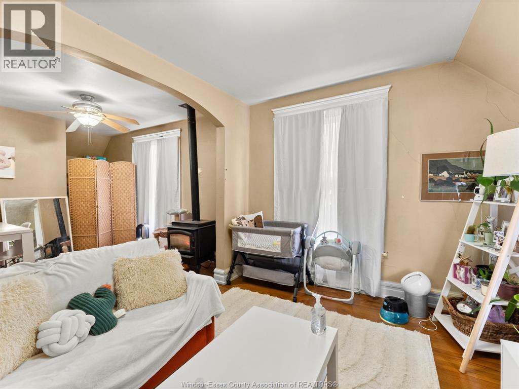 39 Russell, Leamington, Ontario  N8H 1V1 - Photo 3 - 26008791