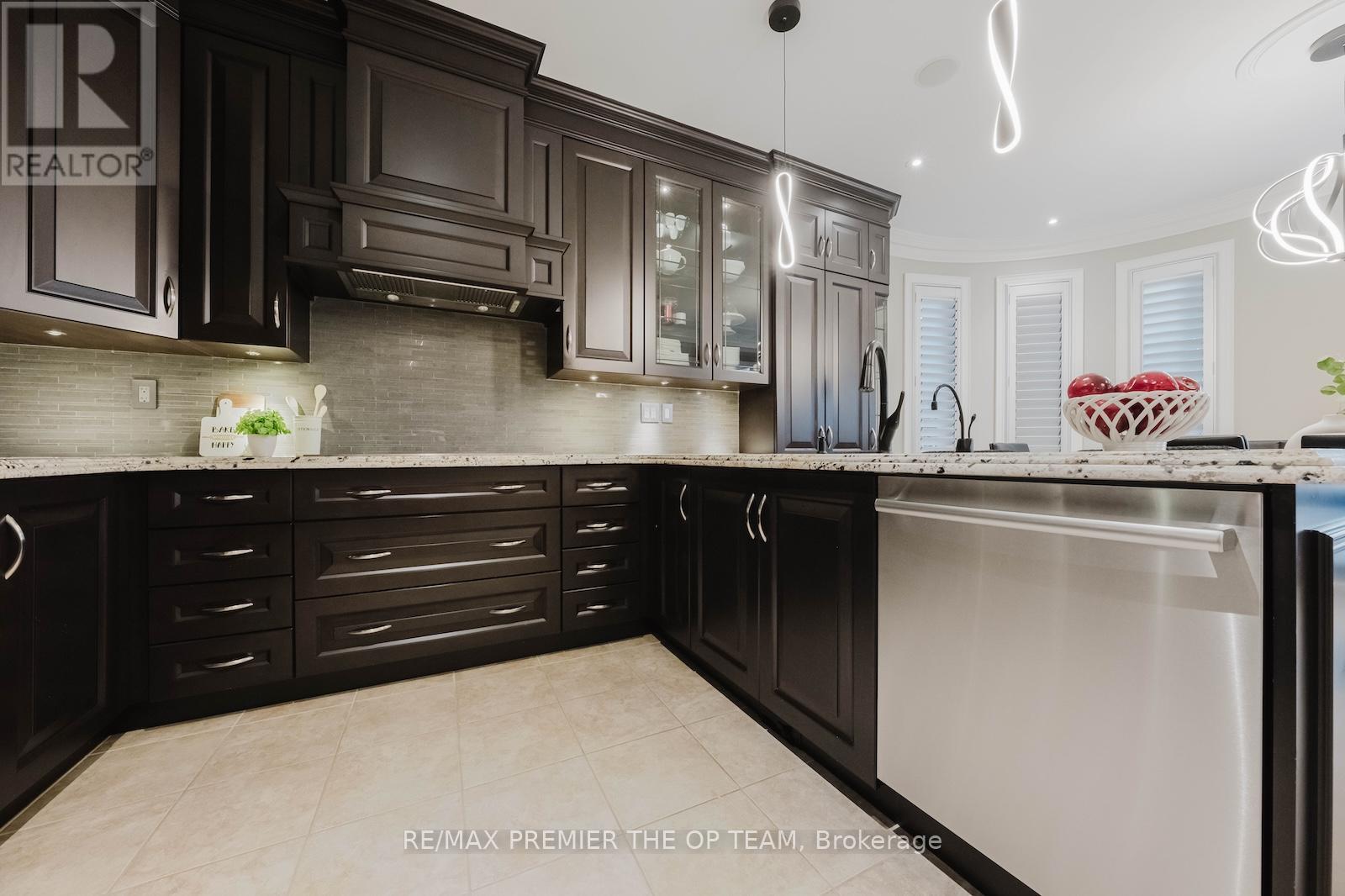 226 Via Borghese Street, Vaughan, Ontario  L4H 0Y6 - Photo 15 - N13025884