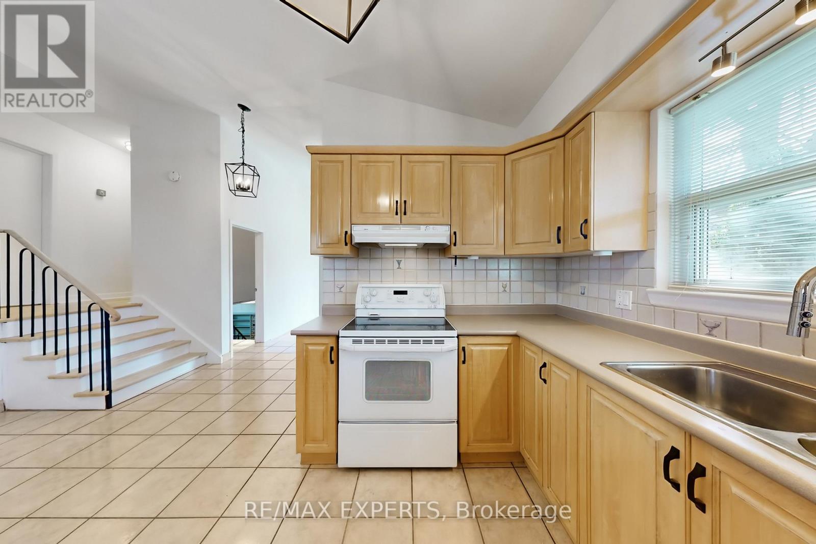 50 Goodman Crescent, Vaughan, Ontario  L6A 1E2 - Photo 10 - N13025886