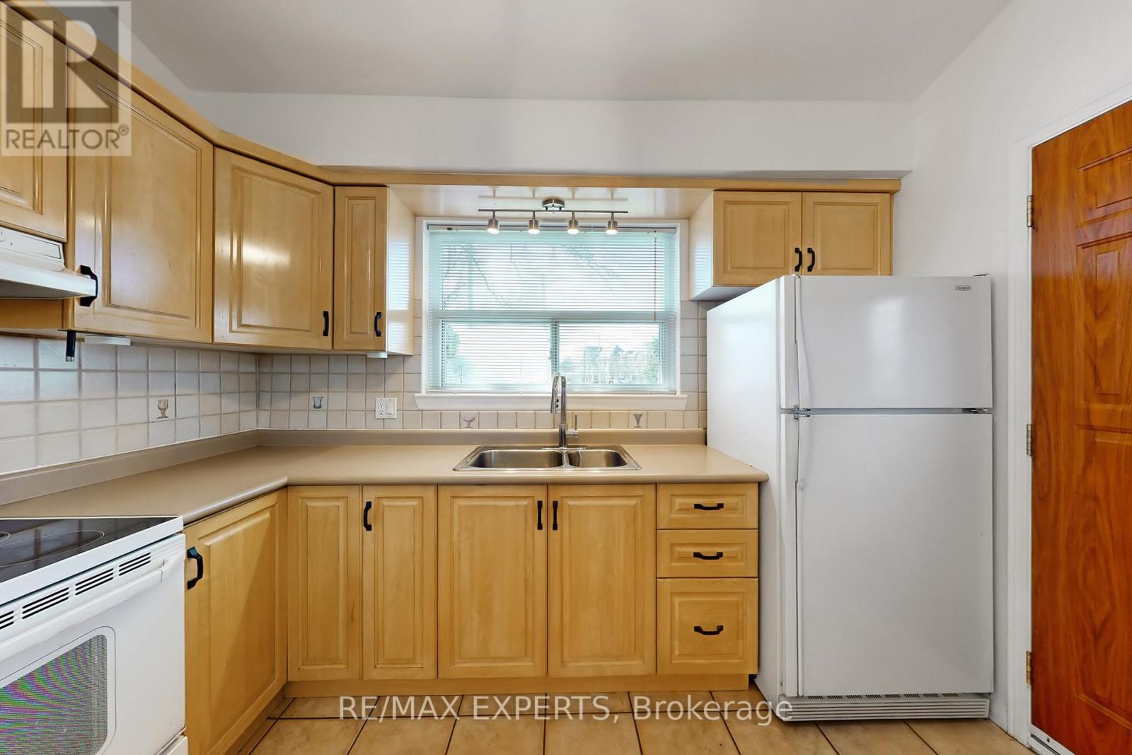 50 Goodman Crescent, Vaughan, Ontario  L6A 1E2 - Photo 11 - N13025886