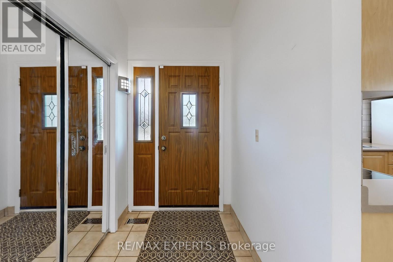 50 Goodman Crescent, Vaughan, Ontario  L6A 1E2 - Photo 4 - N13025886