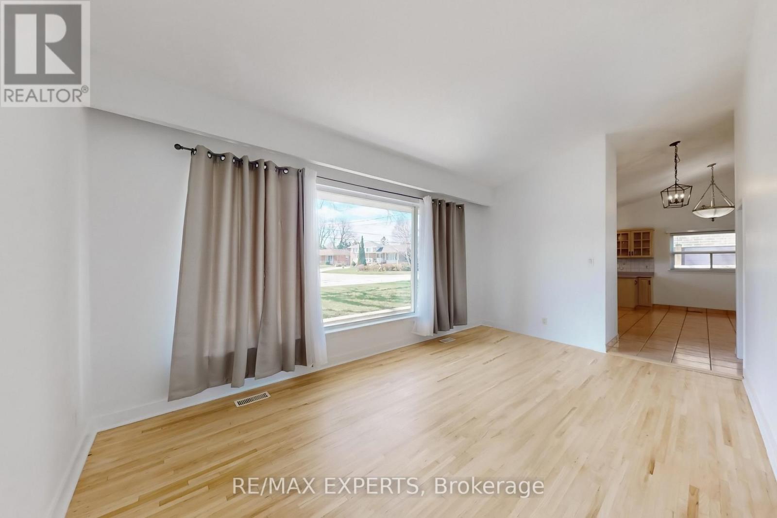 50 Goodman Crescent, Vaughan, Ontario  L6A 1E2 - Photo 7 - N13025886