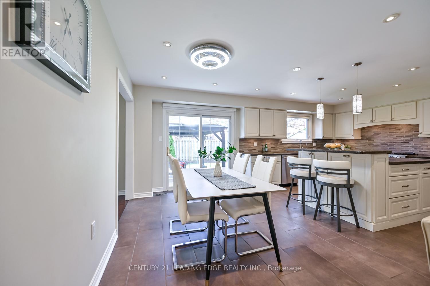 31 Heisey Drive, Markham, Ontario  L3P 4P6 - Photo 7 - N13025946