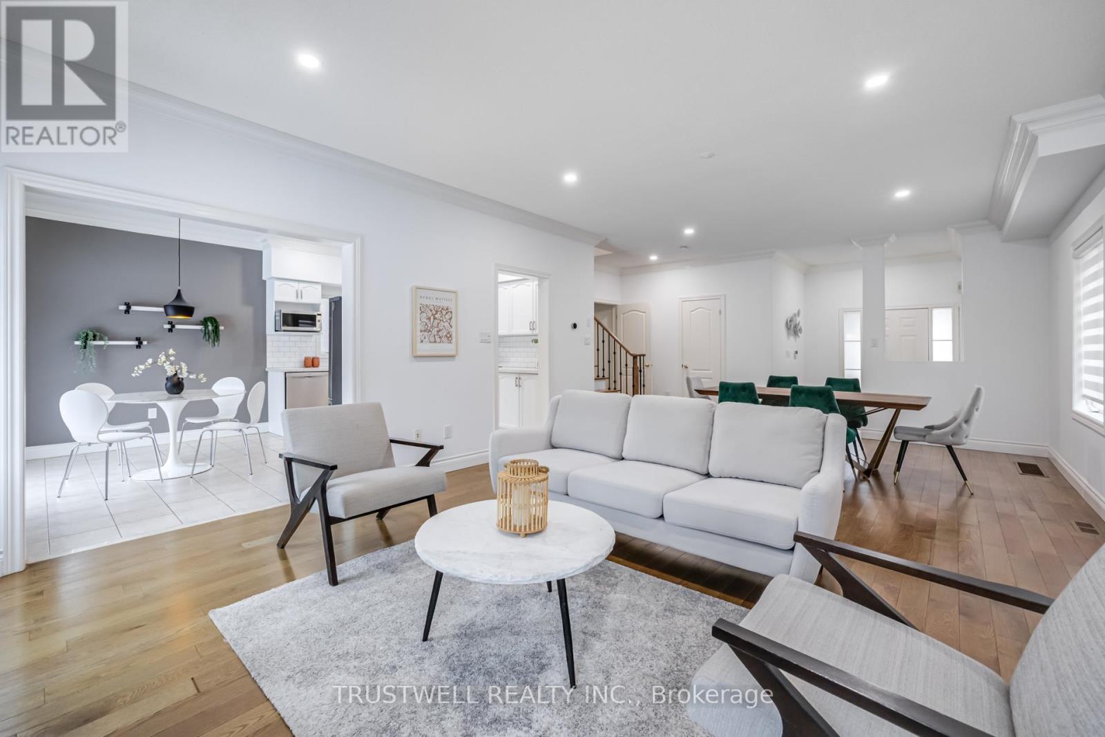 467 Pleasant Ridge Avenue, Vaughan, Ontario  L4J 8X2 - Photo 3 - N13025982