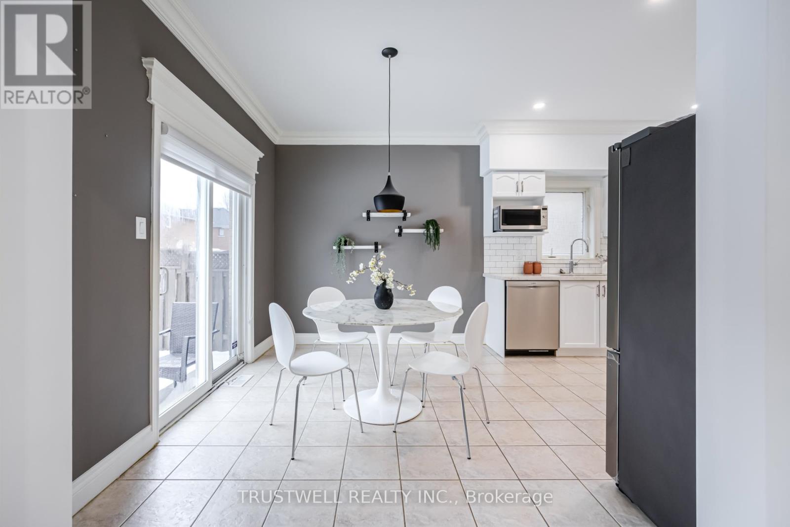 467 Pleasant Ridge Avenue, Vaughan, Ontario  L4J 8X2 - Photo 7 - N13025982