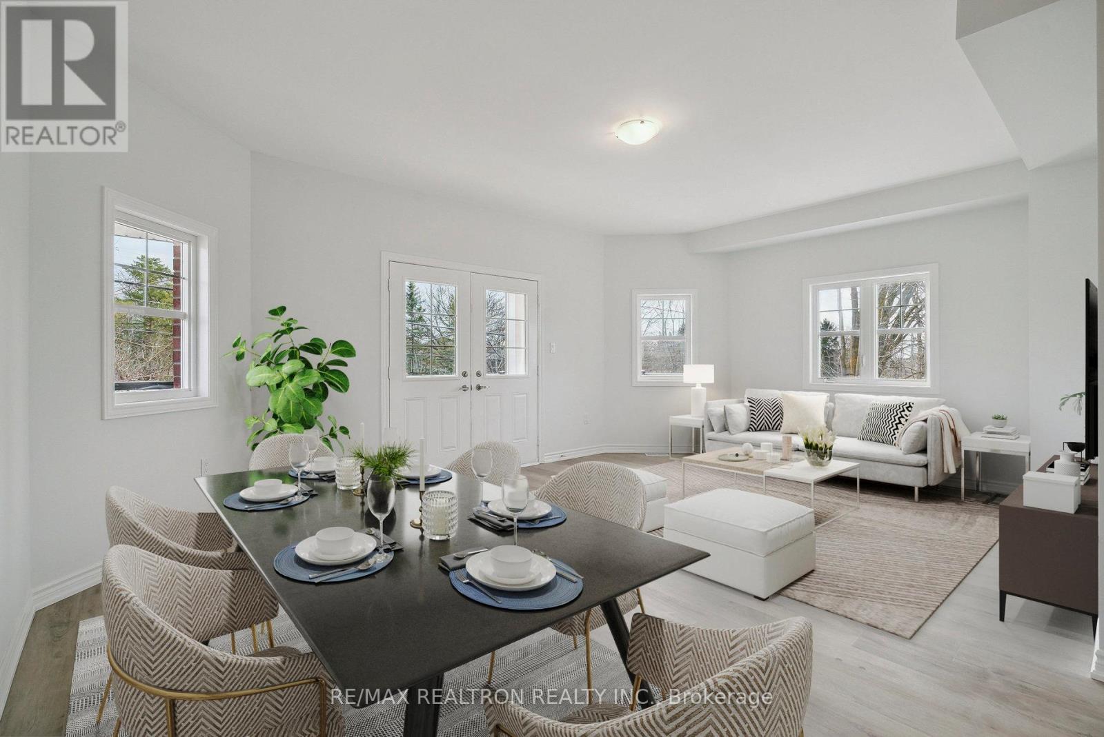 2 Ravenscraig Place, Innisfil, Ontario  L0L 1L0 - Photo 5 - N13025986