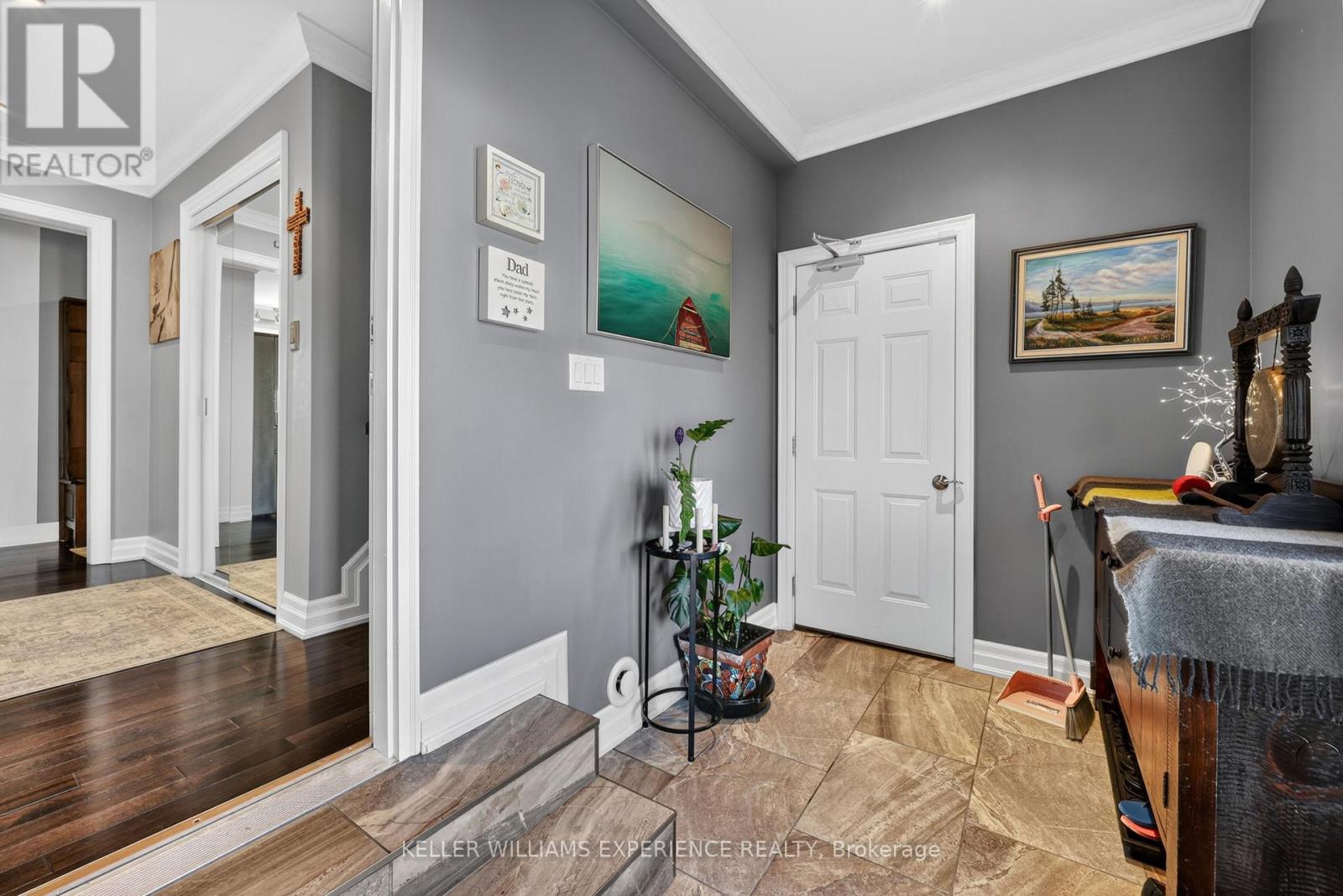 5 Jills Court, Barrie (Grove East), Ontario  L4M 4L6 - Photo 4 - S13025898