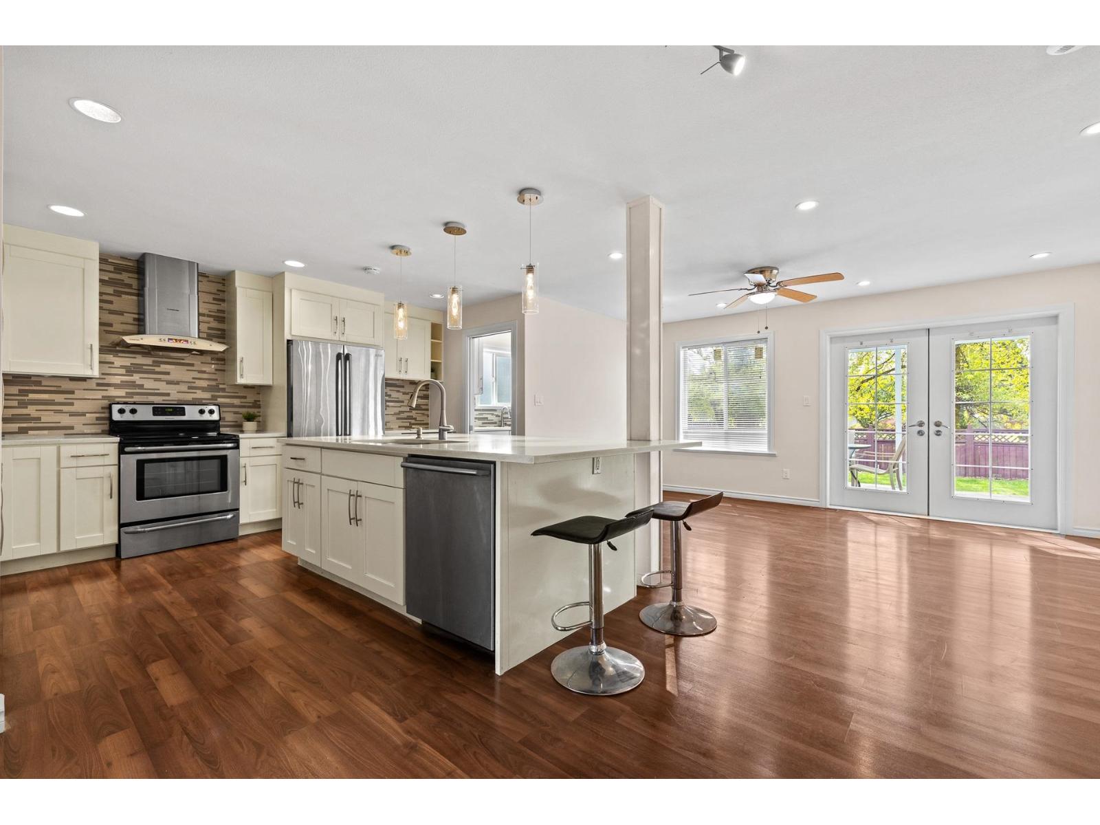 15488 108a Avenue, Surrey, British Columbia  V3R 6J1 - Photo 8 - R3113355