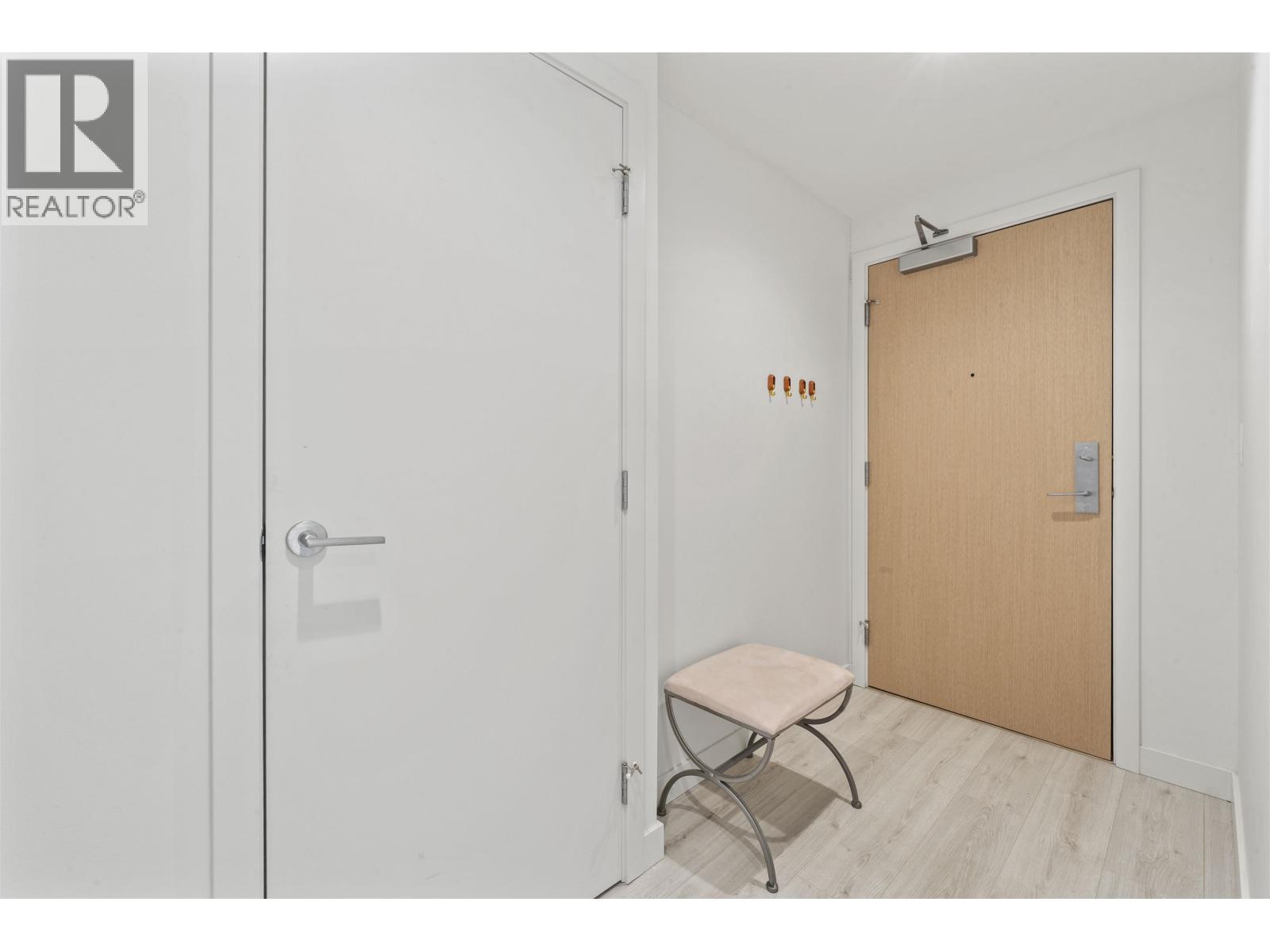 2102 6080 Mckay Avenue, Burnaby, British Columbia  V5H 0J4 - Photo 5 - R3113956