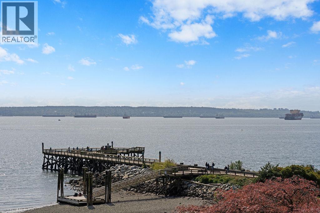 304 1355 Bellevue Avenue, West Vancouver, British Columbia  V7T 0B4 - Photo 32 - R3113927