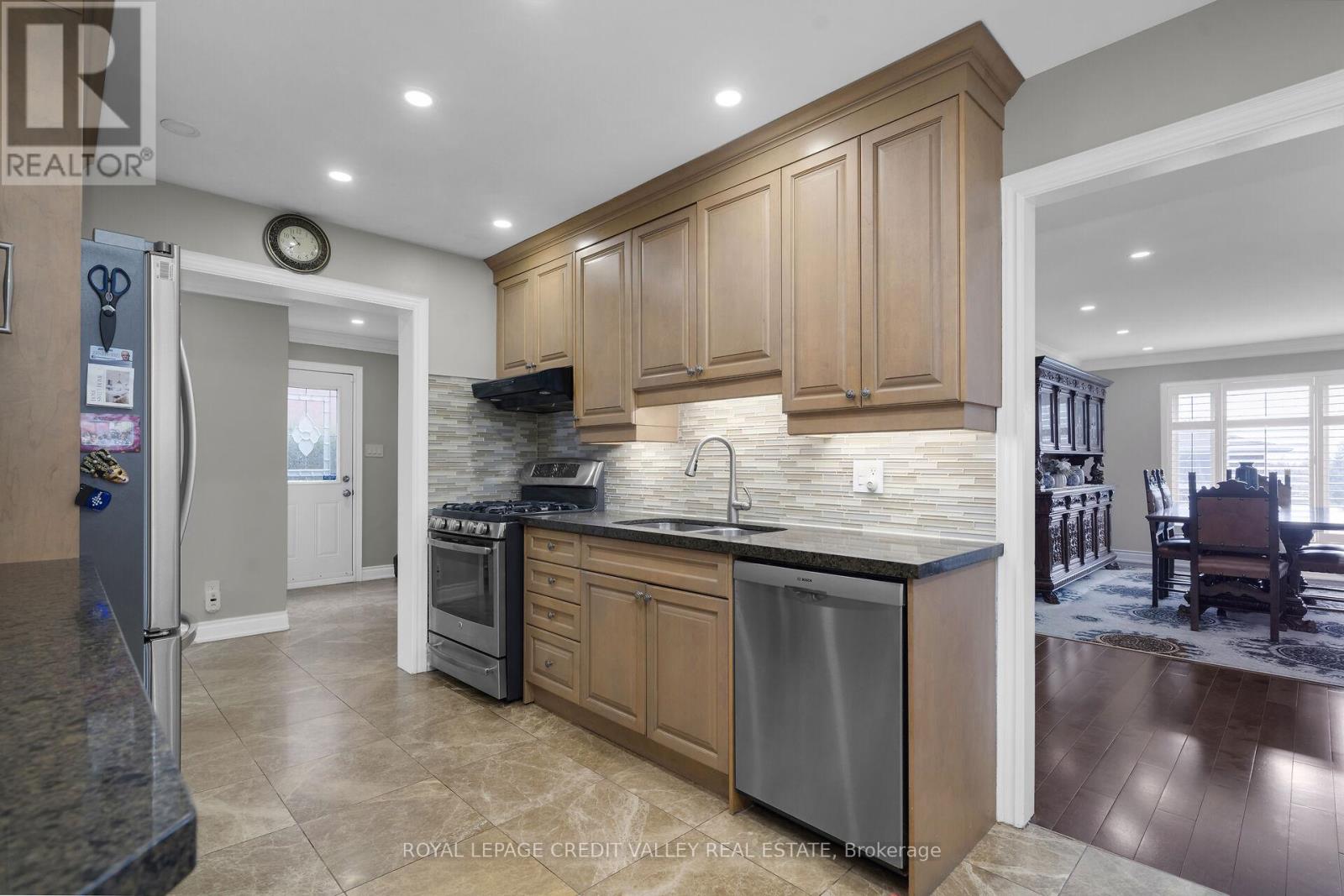 49 Princeton Terrace, Brampton, Ontario  L6S 3S4 - Photo 10 - W13025858