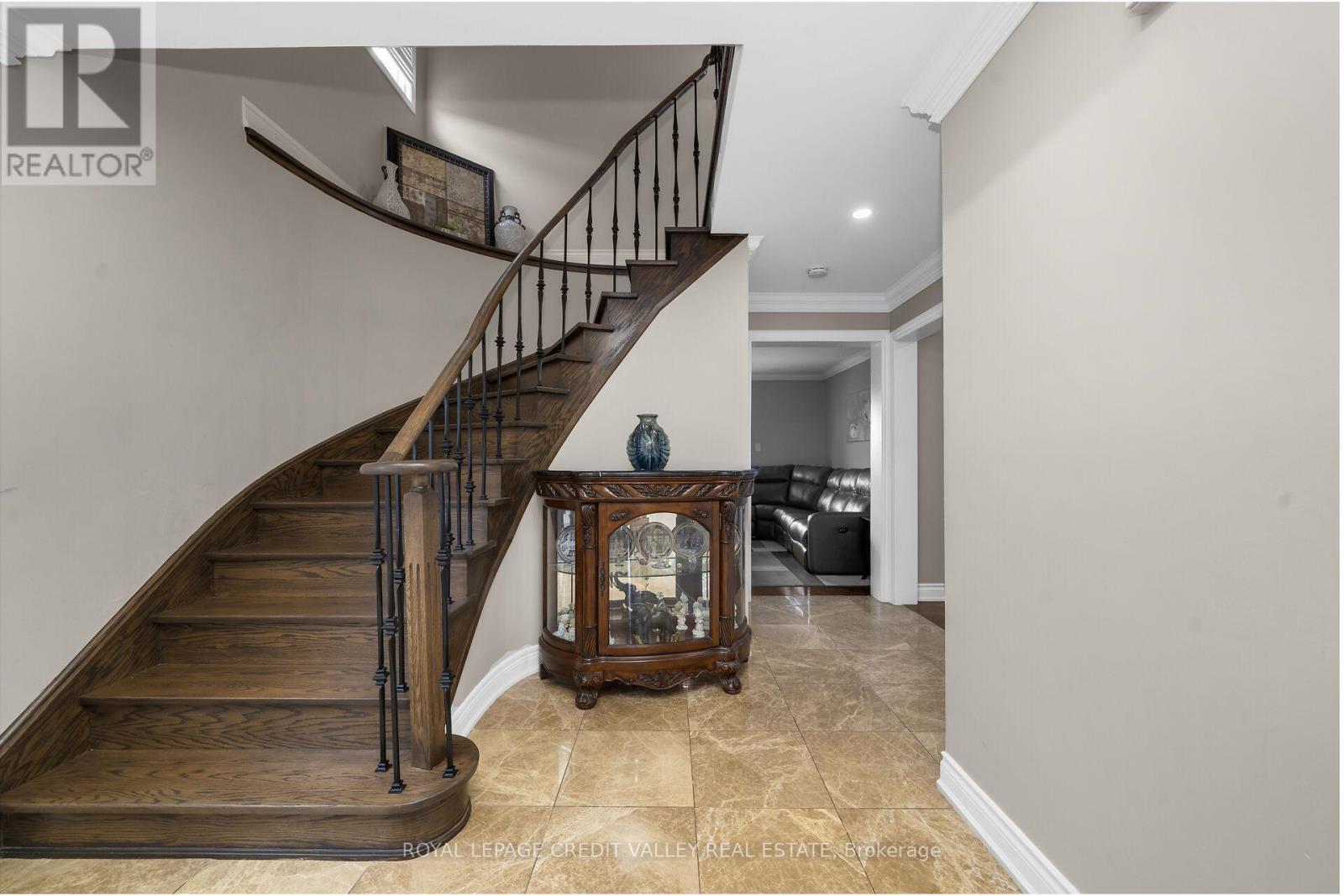 49 Princeton Terrace, Brampton, Ontario  L6S 3S4 - Photo 3 - W13025858