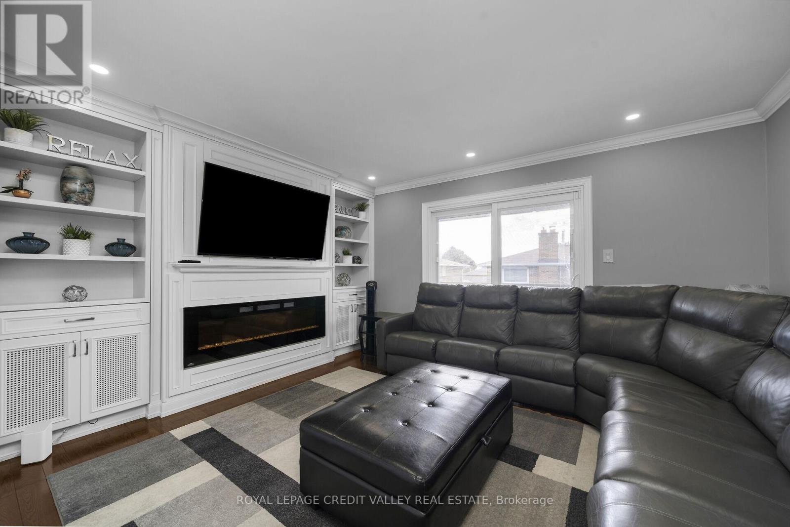 49 Princeton Terrace, Brampton, Ontario  L6S 3S4 - Photo 4 - W13025858